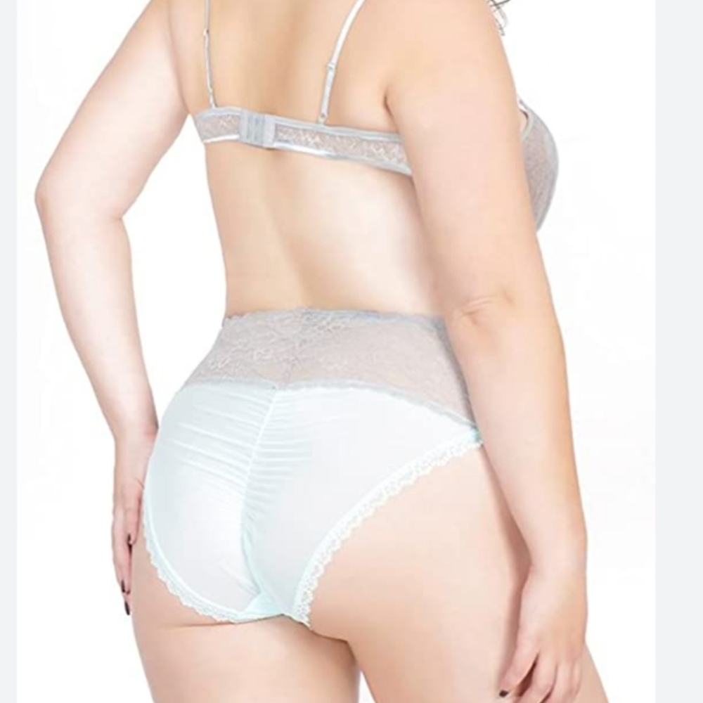 2 Piece lingerie set lace bralette and panties NWOT OS/XL